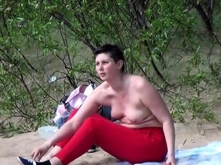 Inexperienced Italian plumper cougar internal cumshot